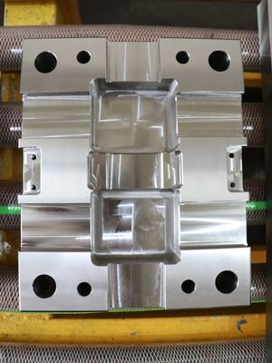 CNC İşlenmiş Plastik Kalıp Tabanı Hassas Öğütülmüş ISO9001:2015