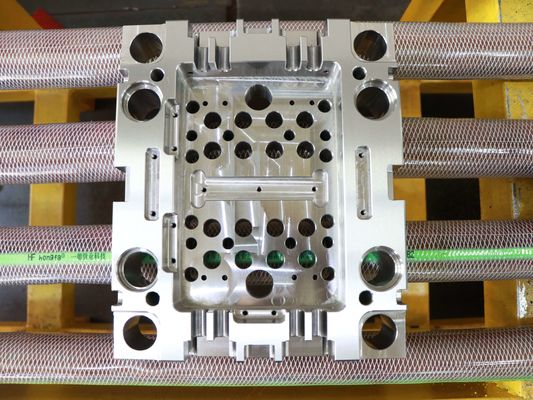 JIS S50c Plastik Kalıp Tabanı Büyük Su Ağız Sistemi İçin Yüksek Hassasiyetli CNC İşleme
