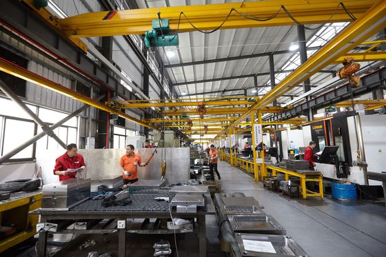 Fümigasyon İçermeyen Ahşap Kutuda Paketlenmiş Kozmetikler İçin Hassas Öğütülmüş Enjeksiyon Kalıplı Parçalar